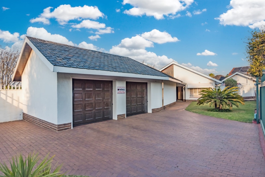 3 Bedroom Property for Sale in Noordheuwel Gauteng