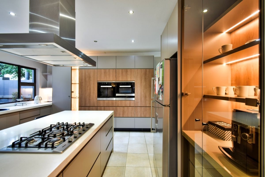 7 Bedroom Property for Sale in Midstream Estate Gauteng