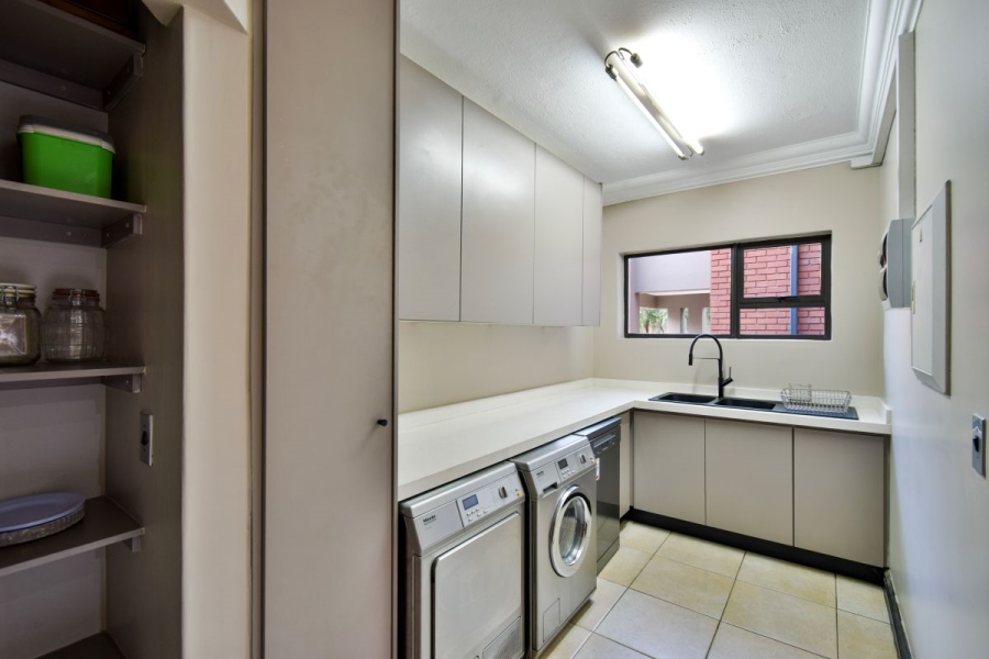 7 Bedroom Property for Sale in Midstream Estate Gauteng