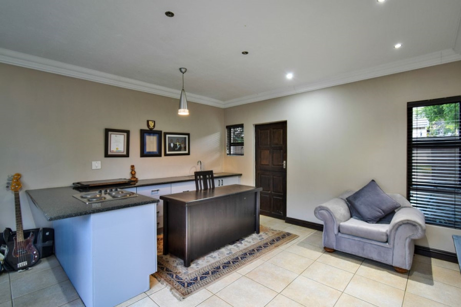 7 Bedroom Property for Sale in Midstream Estate Gauteng