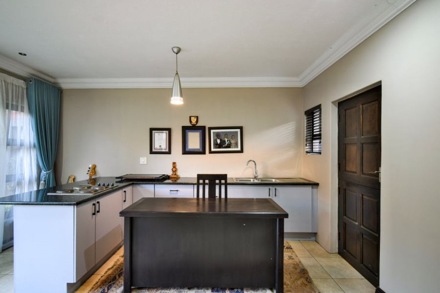 7 Bedroom Property for Sale in Midstream Estate Gauteng