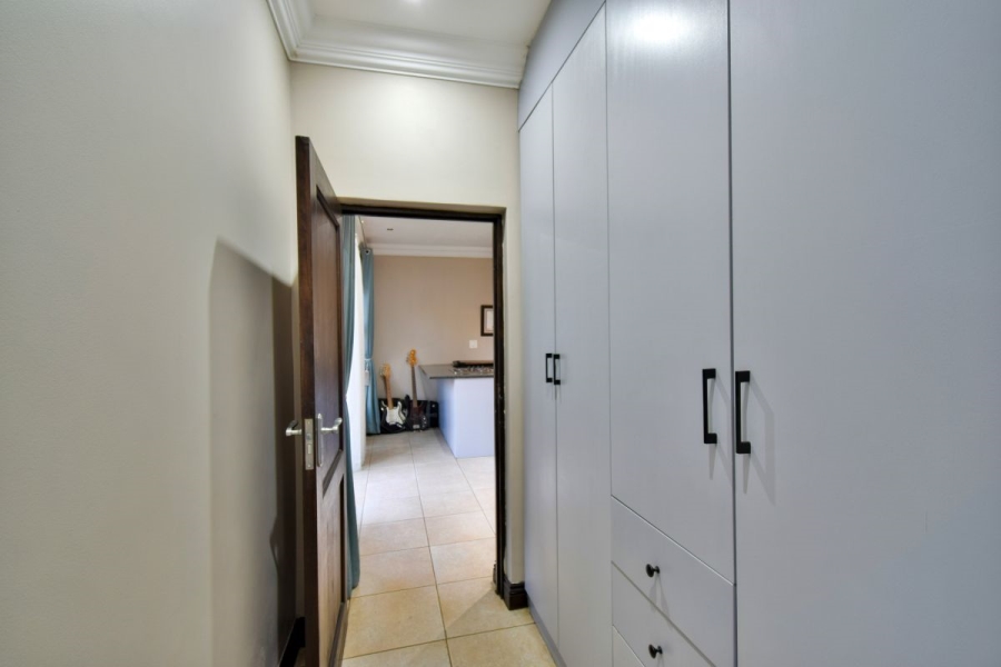 7 Bedroom Property for Sale in Midstream Estate Gauteng