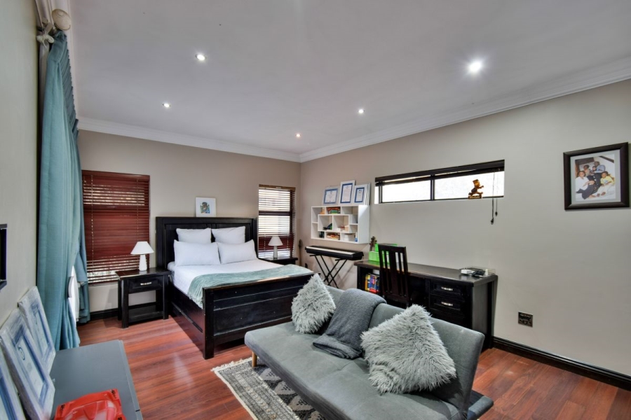 7 Bedroom Property for Sale in Midstream Estate Gauteng