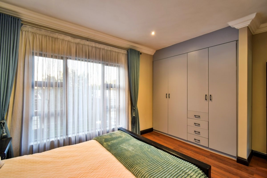 7 Bedroom Property for Sale in Midstream Estate Gauteng
