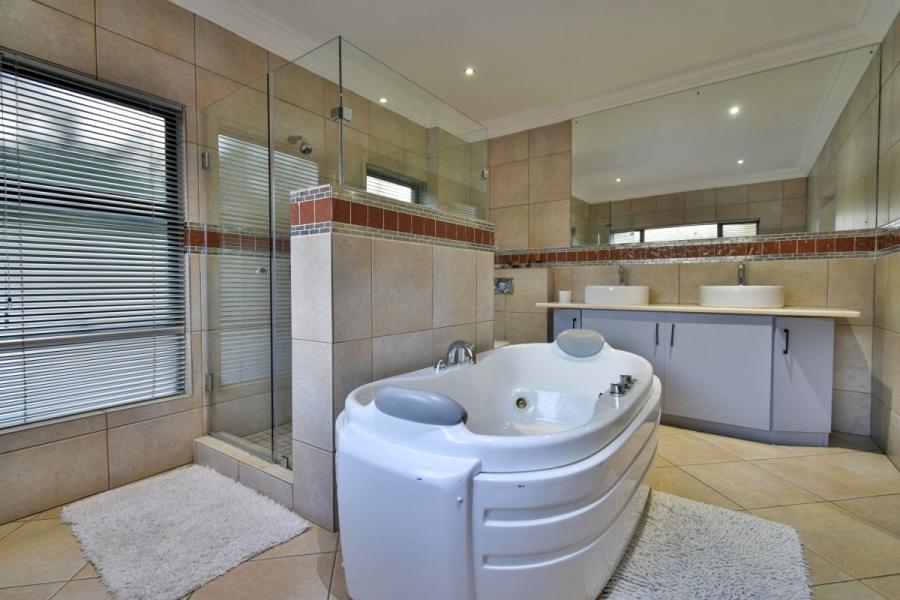 7 Bedroom Property for Sale in Midstream Estate Gauteng