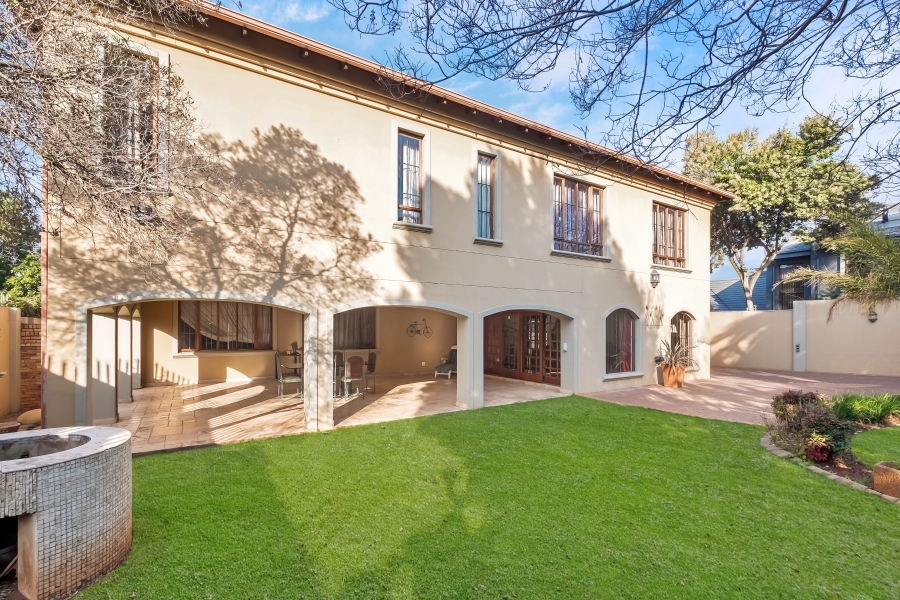 5 Bedroom Property for Sale in Greenside Gauteng