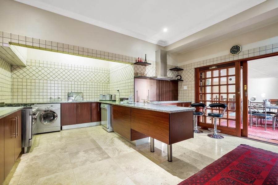 5 Bedroom Property for Sale in Greenside Gauteng