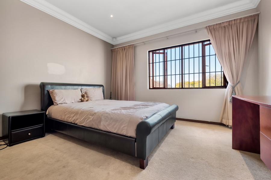 5 Bedroom Property for Sale in Greenside Gauteng