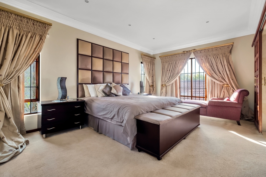 5 Bedroom Property for Sale in Greenside Gauteng