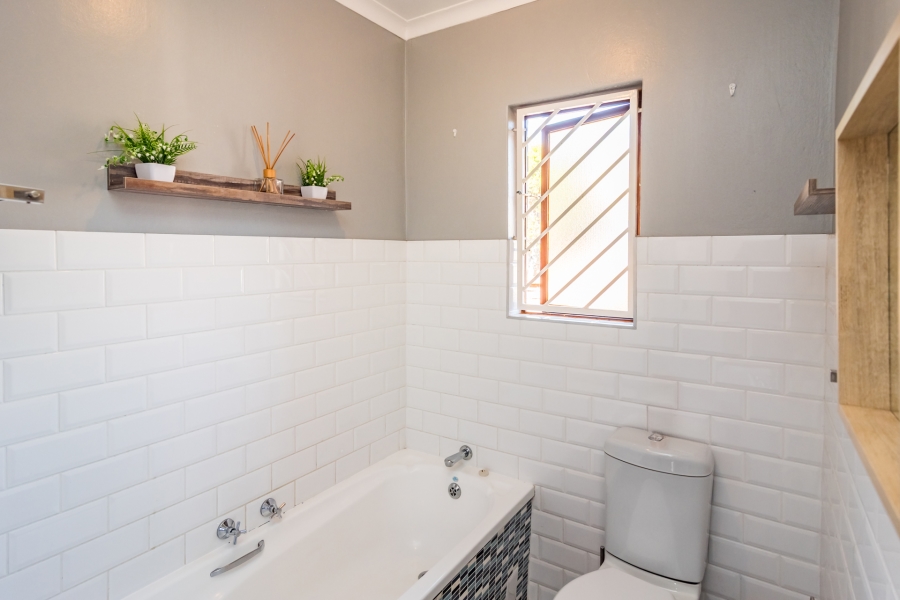 3 Bedroom Property for Sale in Radiokop Gauteng