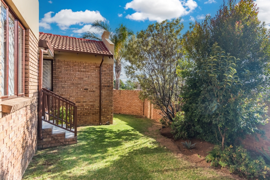 3 Bedroom Property for Sale in Radiokop Gauteng