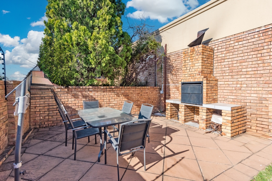 3 Bedroom Property for Sale in Radiokop Gauteng