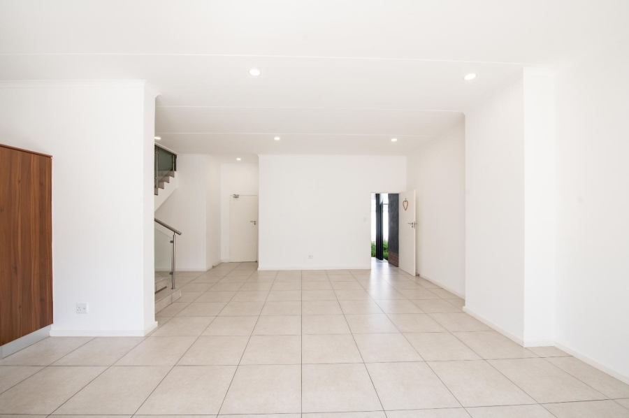 4 Bedroom Property for Sale in Sunninghill Gauteng