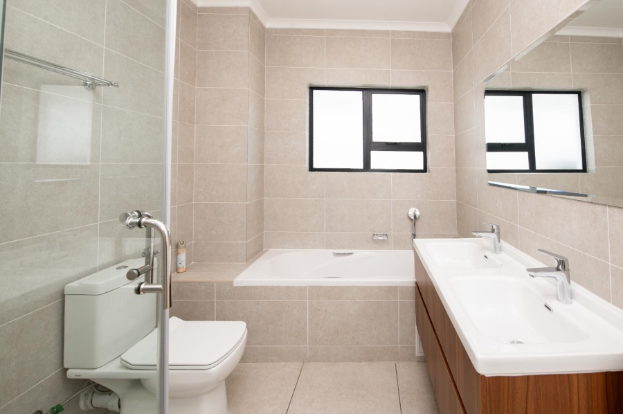 4 Bedroom Property for Sale in Sunninghill Gauteng