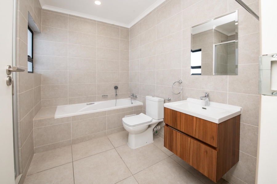 4 Bedroom Property for Sale in Sunninghill Gauteng