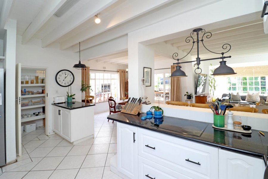 6 Bedroom Property for Sale in Paulshof Gauteng
