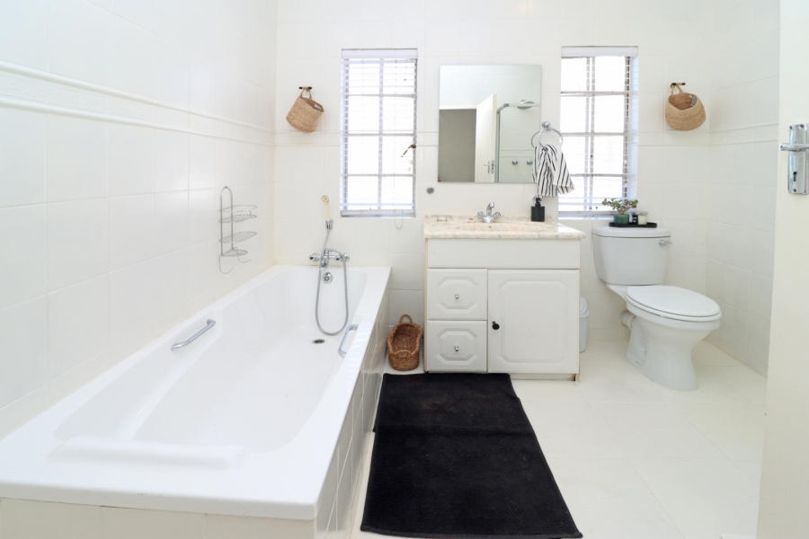 6 Bedroom Property for Sale in Paulshof Gauteng