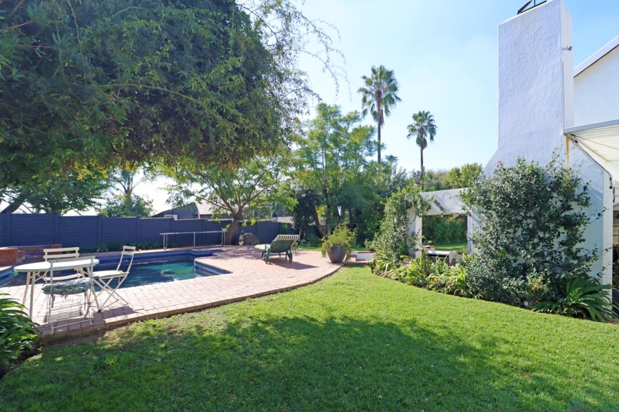 6 Bedroom Property for Sale in Paulshof Gauteng