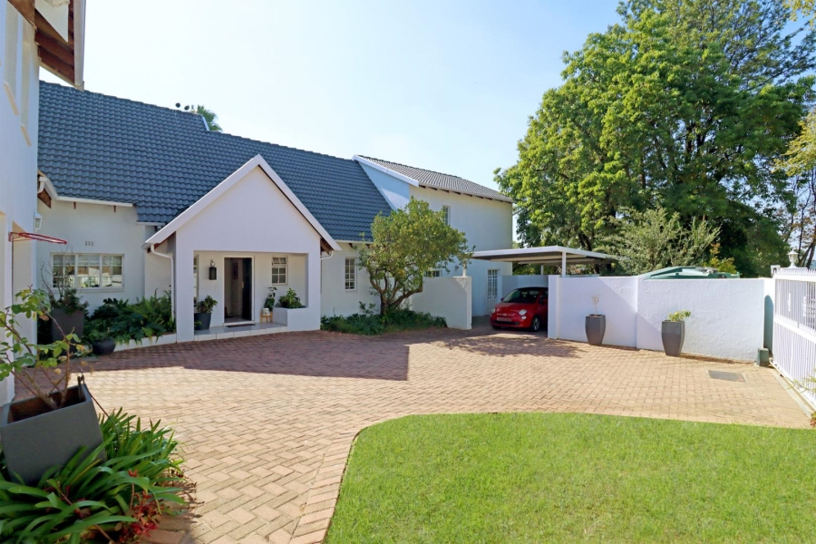 6 Bedroom Property for Sale in Paulshof Gauteng