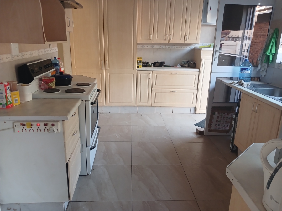 4 Bedroom Property for Sale in Wierda Park Gauteng