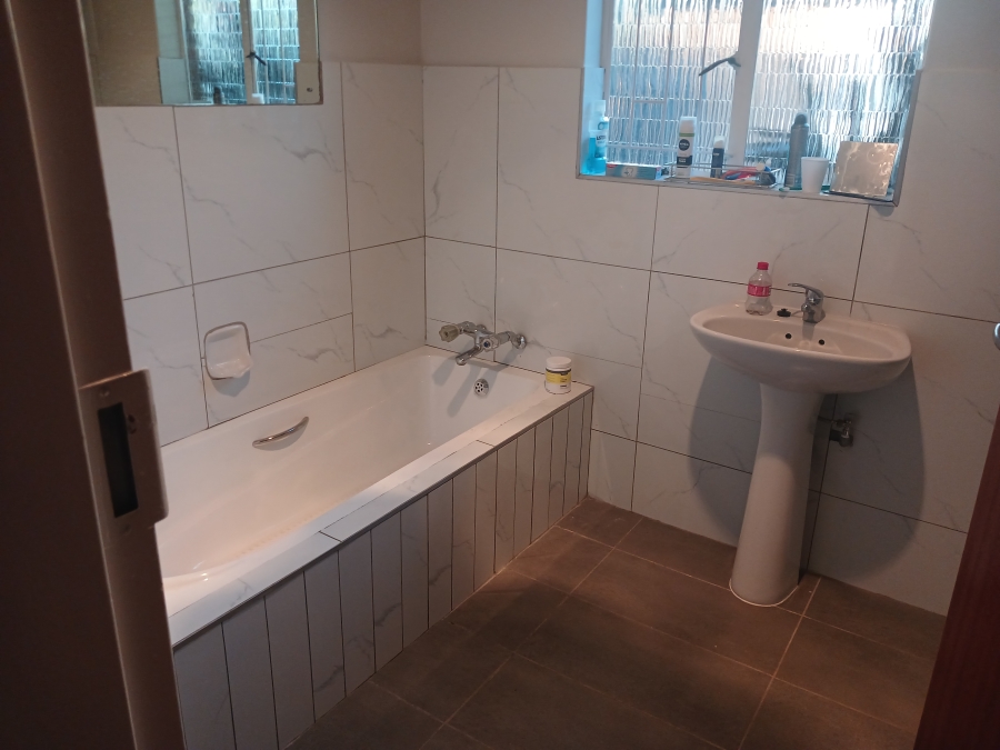4 Bedroom Property for Sale in Wierda Park Gauteng
