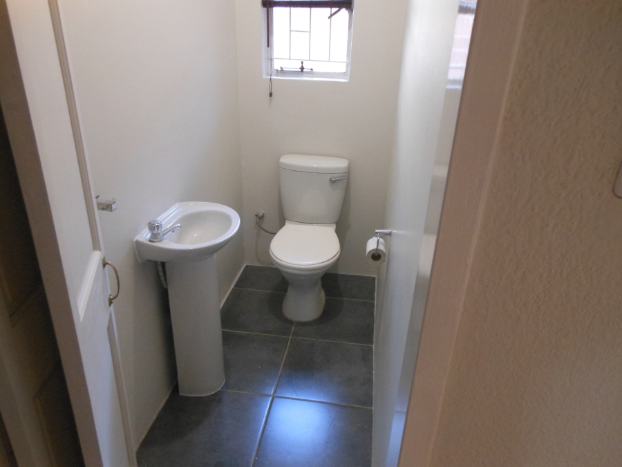 4 Bedroom Property for Sale in Wierda Park Gauteng