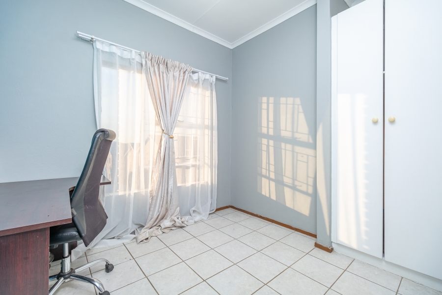 3 Bedroom Property for Sale in Roodekrans Gauteng