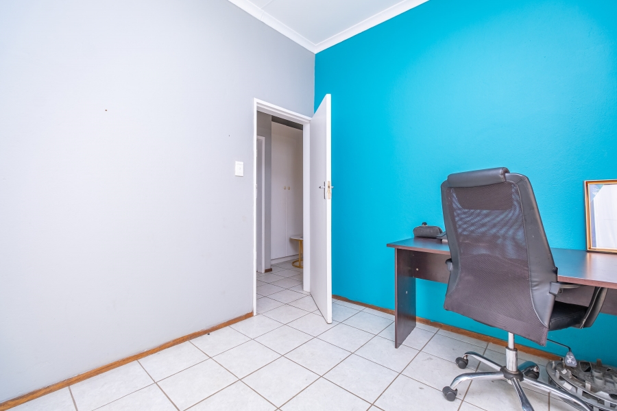 3 Bedroom Property for Sale in Roodekrans Gauteng