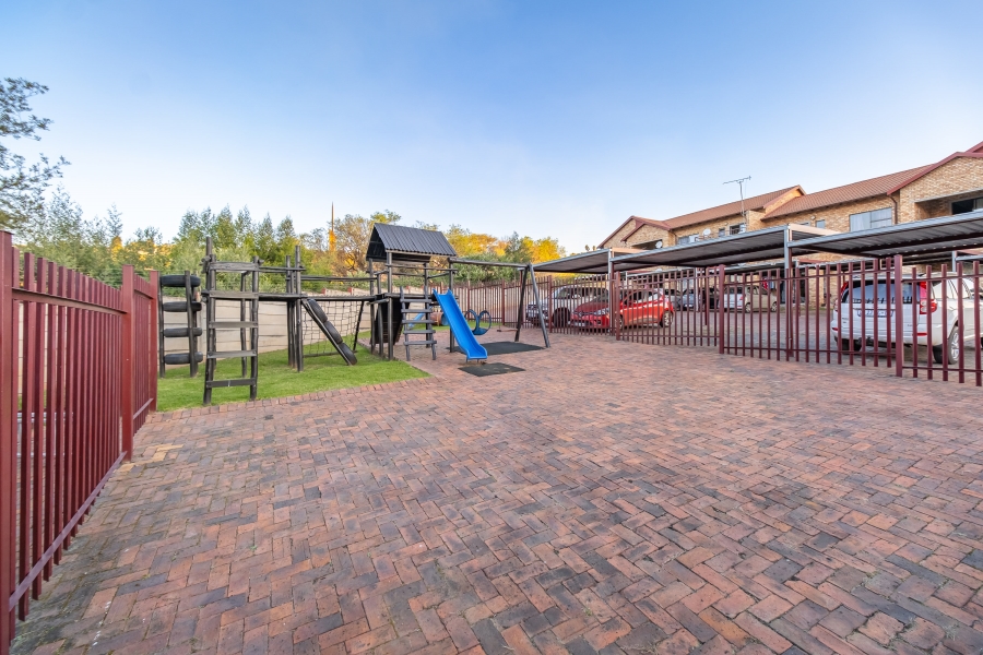 3 Bedroom Property for Sale in Roodekrans Gauteng