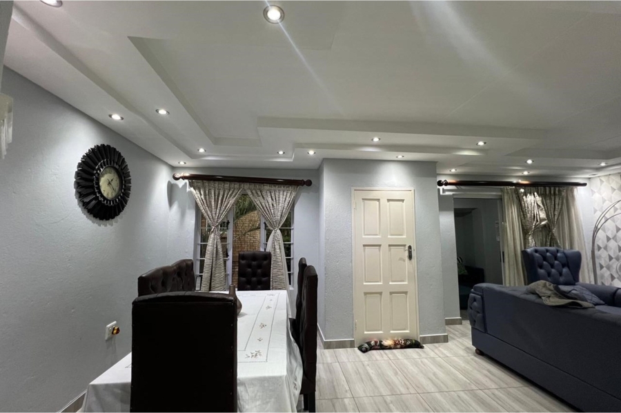 To Let 3 Bedroom Property for Rent in North Riding Gauteng