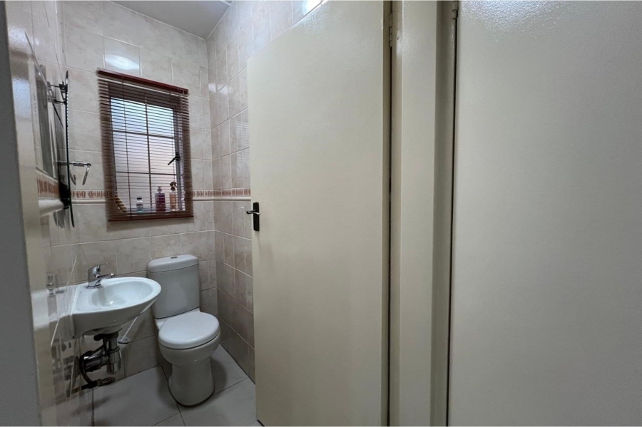 To Let 3 Bedroom Property for Rent in North Riding Gauteng