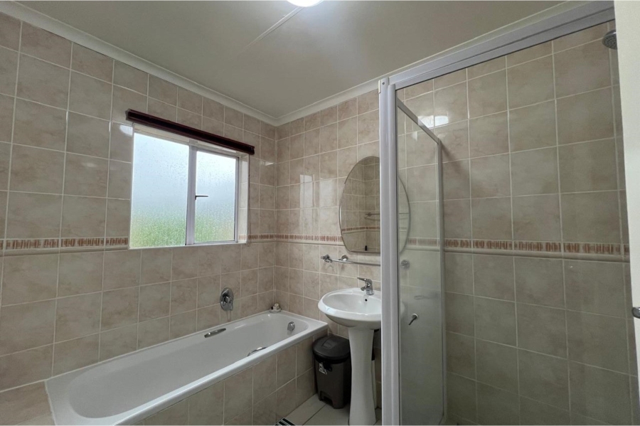 To Let 3 Bedroom Property for Rent in North Riding Gauteng