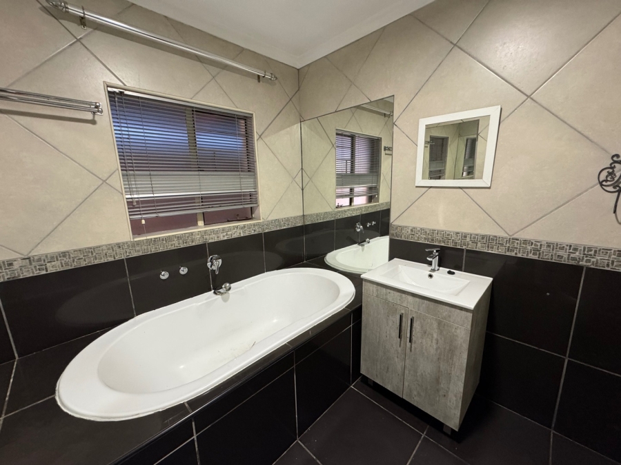 2 Bedroom Property for Sale in Parkrand Gauteng