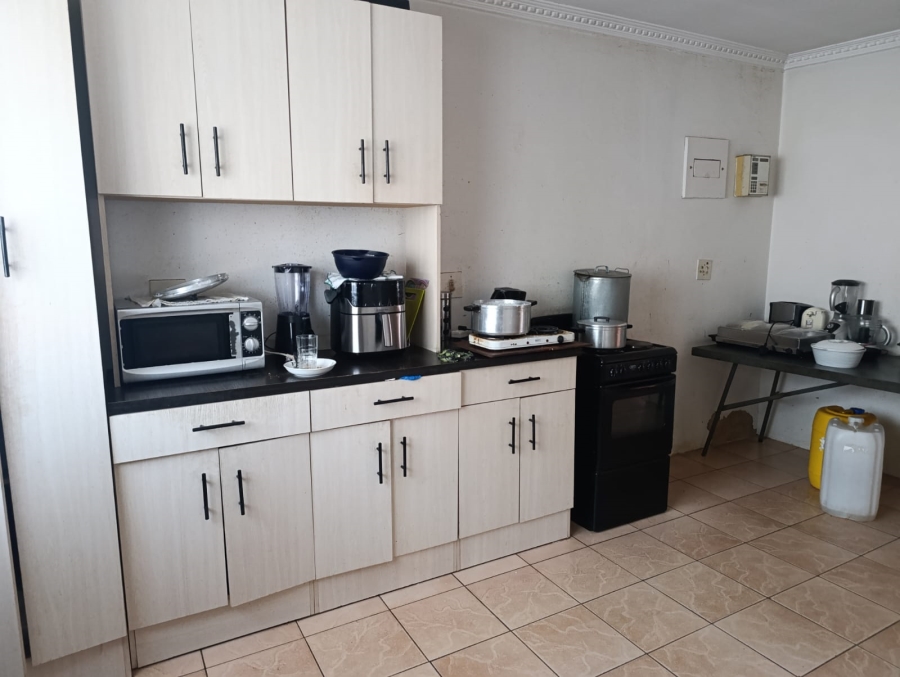 4 Bedroom Property for Sale in Soshanguve FF Gauteng