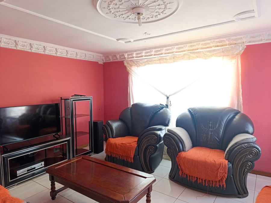 4 Bedroom Property for Sale in Soshanguve FF Gauteng