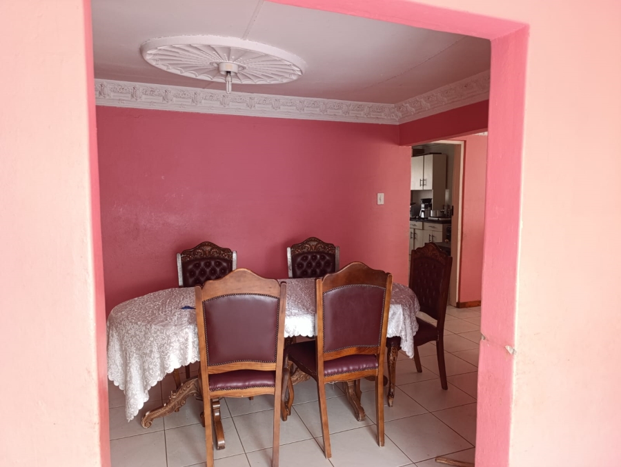 4 Bedroom Property for Sale in Soshanguve FF Gauteng