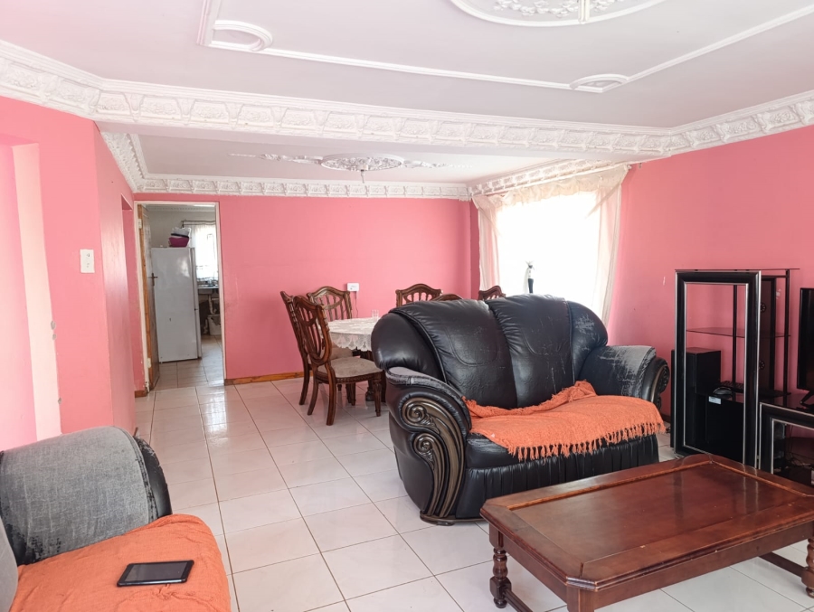 4 Bedroom Property for Sale in Soshanguve FF Gauteng