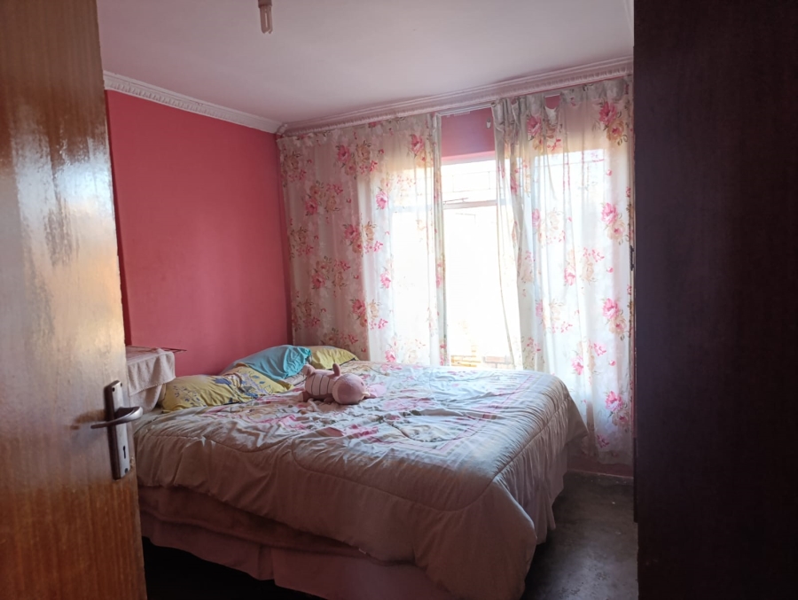4 Bedroom Property for Sale in Soshanguve FF Gauteng