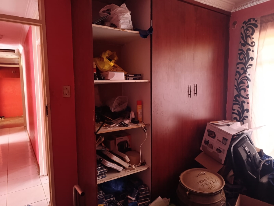 4 Bedroom Property for Sale in Soshanguve FF Gauteng