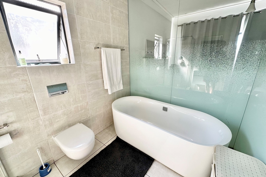 2 Bedroom Property for Sale in The Polofields Gauteng