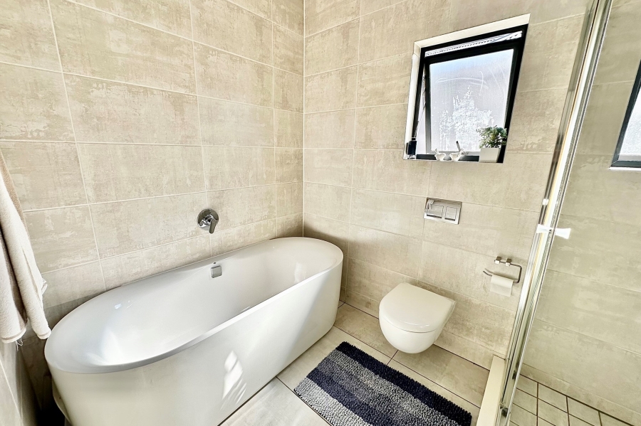 2 Bedroom Property for Sale in The Polofields Gauteng