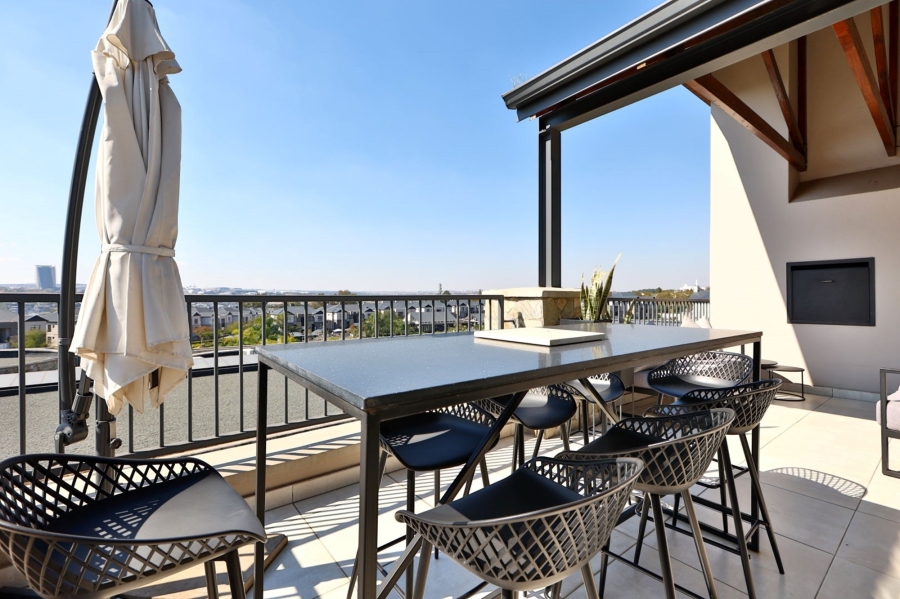 To Let 2 Bedroom Property for Rent in The Polofields Gauteng