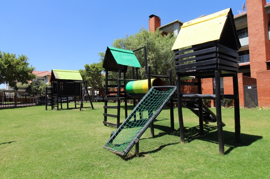 2 Bedroom Property for Sale in Greenstone Hill Gauteng