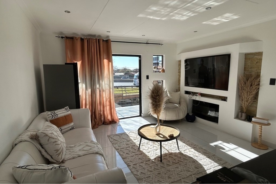 3 Bedroom Property for Sale in Marlands Gauteng