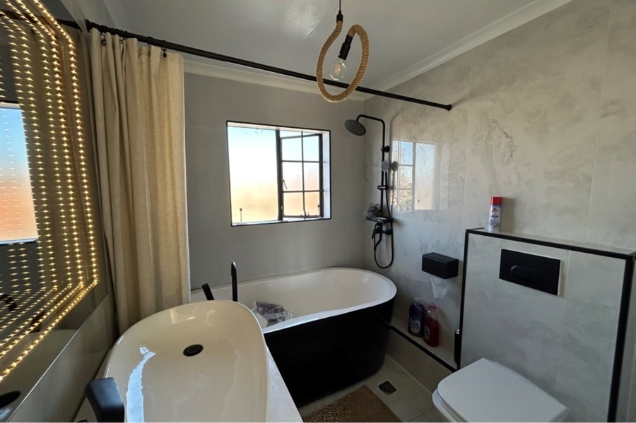 3 Bedroom Property for Sale in Marlands Gauteng