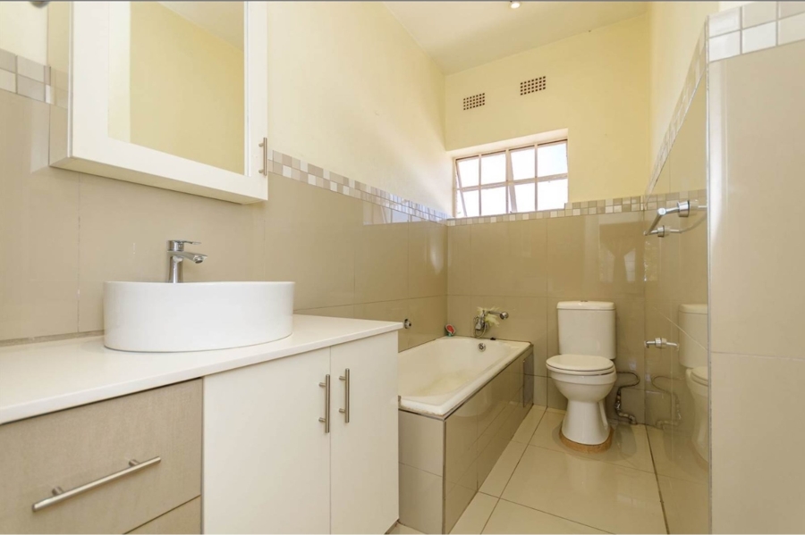 3 Bedroom Property for Sale in Kew Gauteng