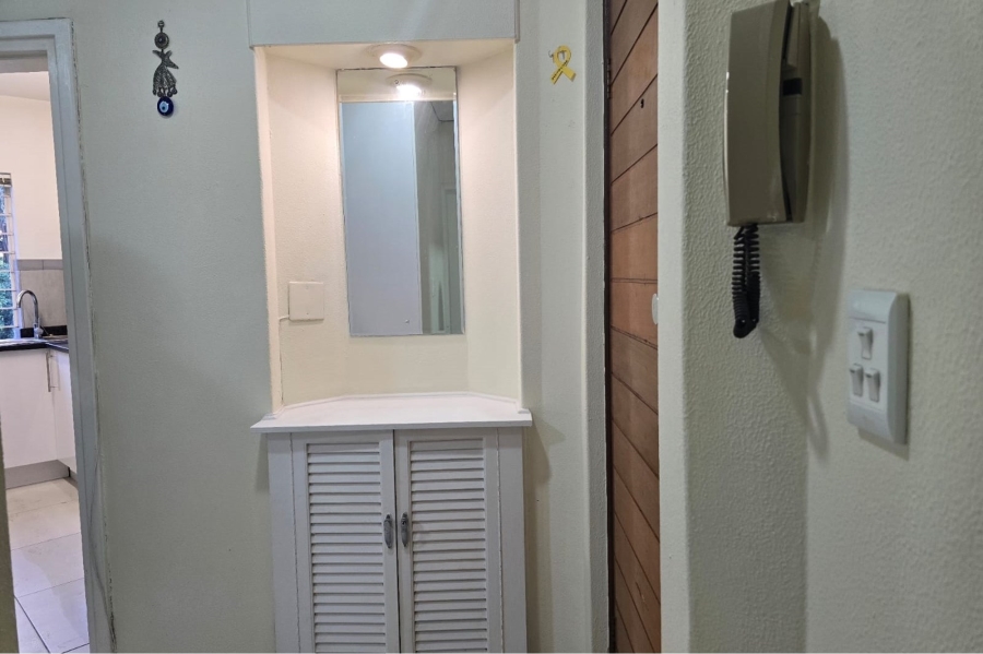 To Let 1 Bedroom Property for Rent in Illovo Gauteng