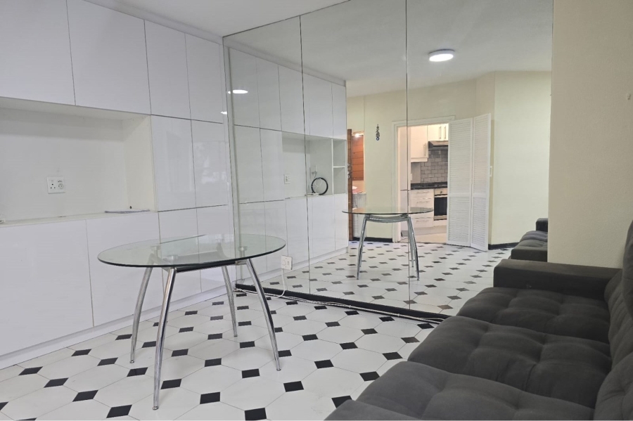 To Let 1 Bedroom Property for Rent in Illovo Gauteng