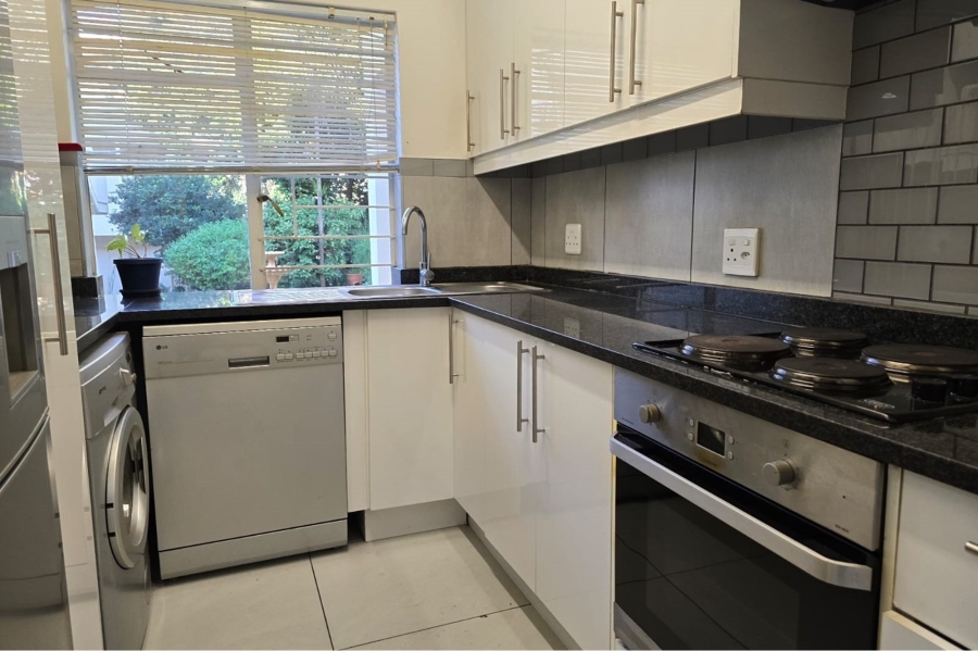 To Let 1 Bedroom Property for Rent in Illovo Gauteng