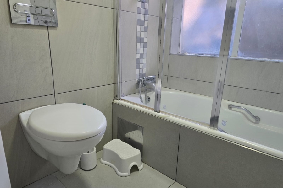 To Let 1 Bedroom Property for Rent in Illovo Gauteng